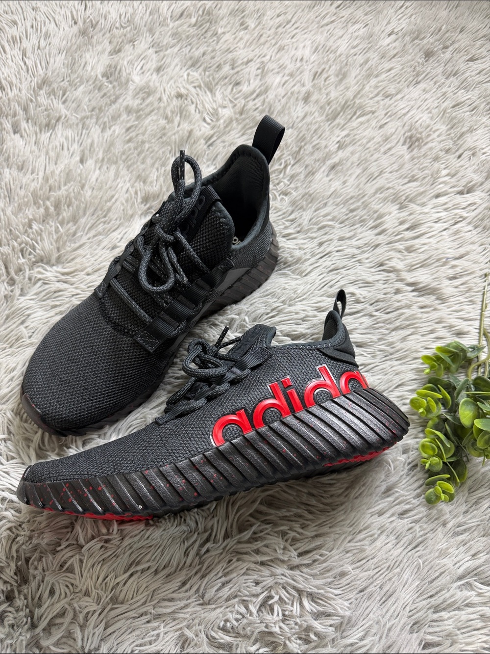 NWOT adidas black and red KAPTIR 3.0 SHOES size 7
